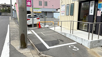くすのき薬局の駐輪場