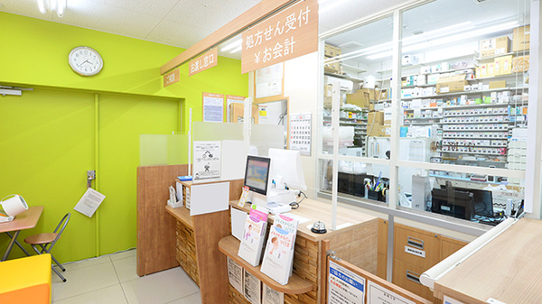 調剤薬局ツルハドラッグ仙台新田店の受付/カウンター