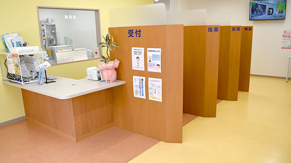 かんだ薬局の受付/カウンター