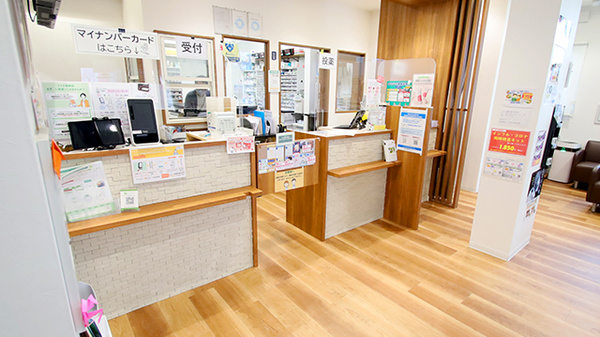 サエラ薬局 豊中本町店の受付/カウンター