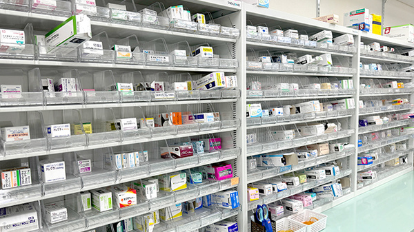 池田薬局　新屋おきた町店の薬棚