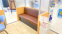 セキ薬局　豊春店の待合スペース