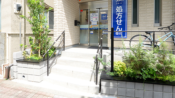 クオール薬局押上駅前店の入口