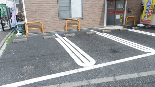 薬局くすりの福太郎志木幸町店の駐車場
