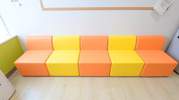 調剤薬局ツルハドラッグ旭川近文店の待合スペース