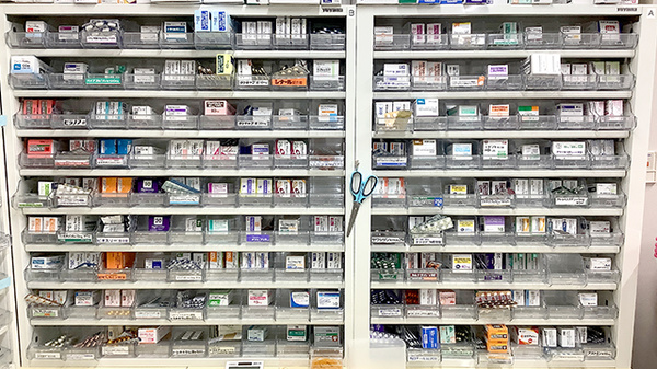 薬棚