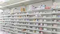 スギ薬局 国分寺新町店の薬棚