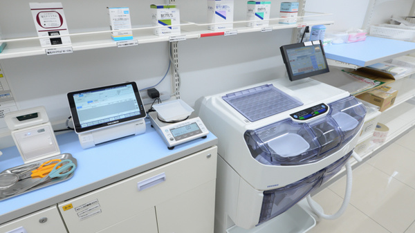 スギ薬局 伊勢船江店の調剤器具