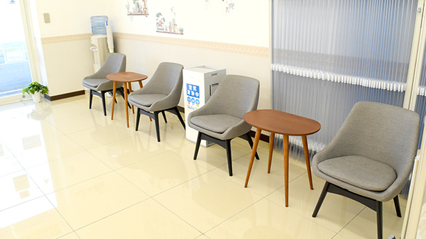 ユタカ薬局　あま甚目寺の待合スペース