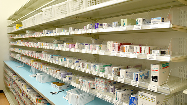 ユタカ薬局　あま甚目寺の薬棚