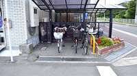 みけねこ薬局　茨木店の駐輪場