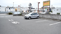 アカカベ薬局　諸福店の駐車場