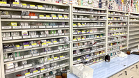 I&H福島光が丘薬局の薬棚