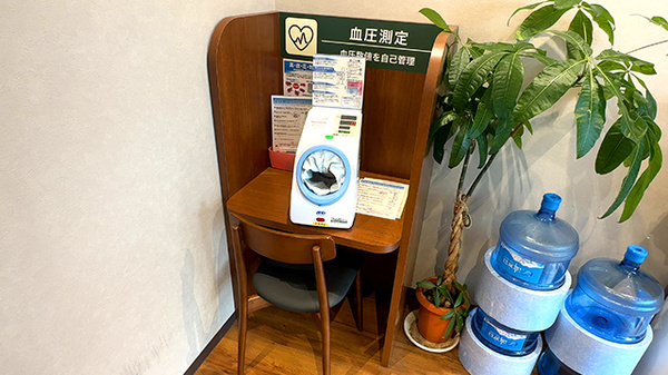 薬局トモズ志村三丁目店の血圧計
