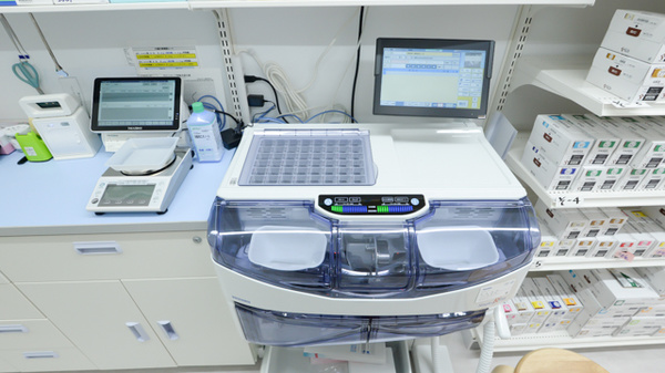 スギ薬局 ＫＩＴＴＥ大阪店の調剤器具