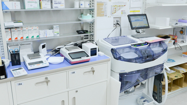 調剤薬局ツルハドラッグ春日井高山店の調剤器具