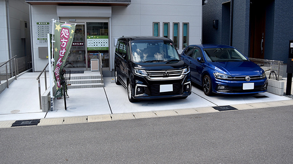 ステラ薬局の駐車場