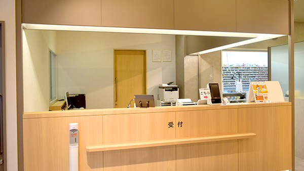 新生堂薬局　薬院駅店の受付/カウンター