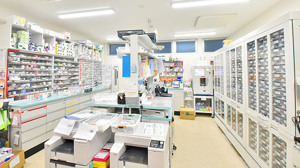 サエラ薬局 亀戸店の調剤室