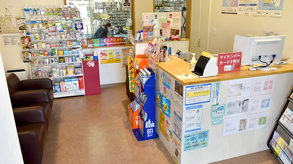 エン薬局 唐崎店の受付/カウンター