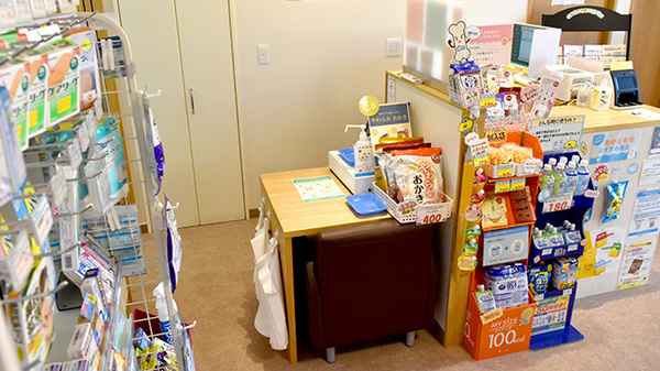 エン薬局 唐崎店の受付/カウンター