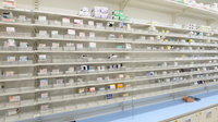 スギ薬局 豊橋三本木店の薬棚
