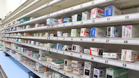 杏林堂薬局　新初生店の薬棚