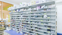 調剤薬局ツルハドラッグ釧路豊川店の薬棚