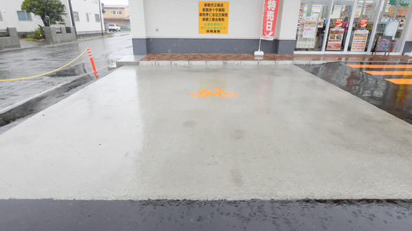 調剤薬局ツルハドラッグ釧路豊川店の駐輪場