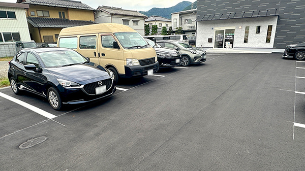 さかき薬局の駐車場