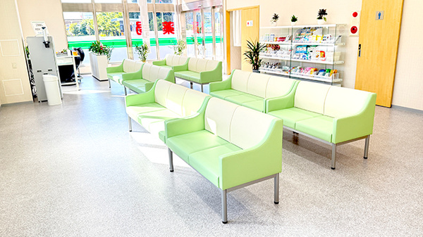 セントラル薬局そが店の待合スペース