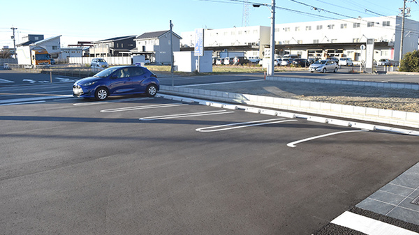 りんどう薬局の駐車場