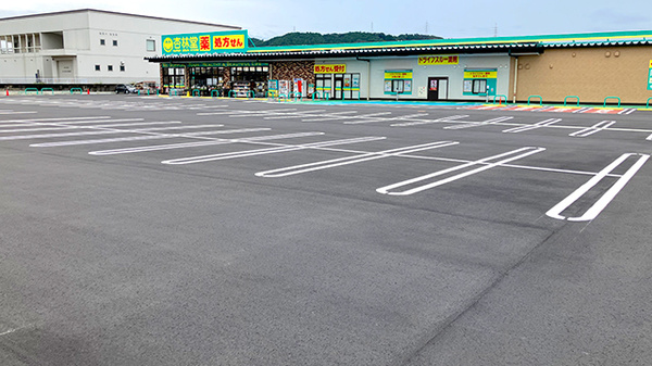杏林堂薬局森町店の駐車場
