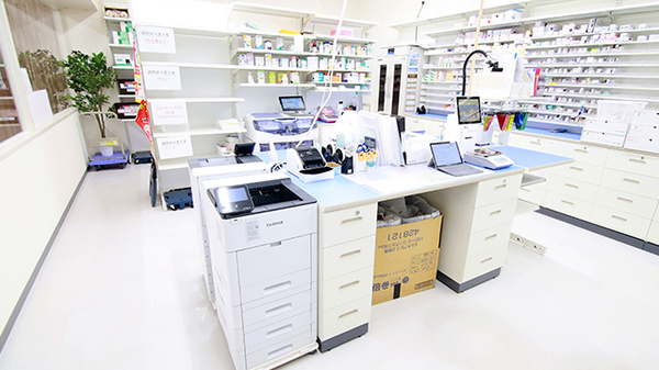 レデイ薬局　雄町店の調剤室