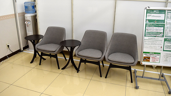 ユタカ薬局豊中熊野の待合スペース