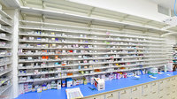 調剤薬局ツルハドラッグ長久手東浦店の薬棚