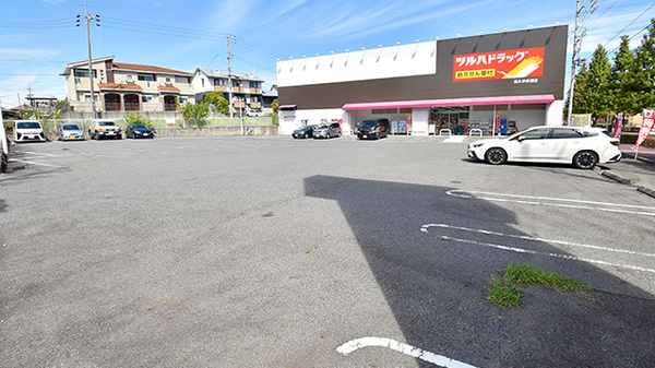 調剤薬局ツルハドラッグ長久手東浦店の駐車場