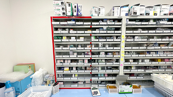 あさひ薬局 上ノ国店の薬棚