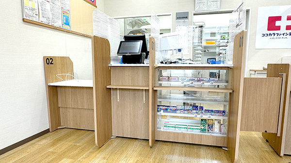 ココカラファイン薬局成増駅前店の受付/カウンター