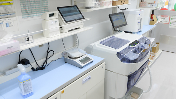 スギ薬局 石尾台店の調剤器具