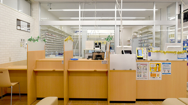 ウエルシアプラス薬局 鳥栖店の受付/カウンター