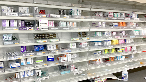 つくし薬局　桜づつみ店の薬棚