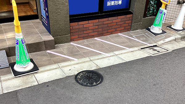 薬局トモズ下北沢南口店の駐輪場