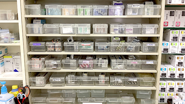 辻堂元町ほほえみ薬局の薬棚