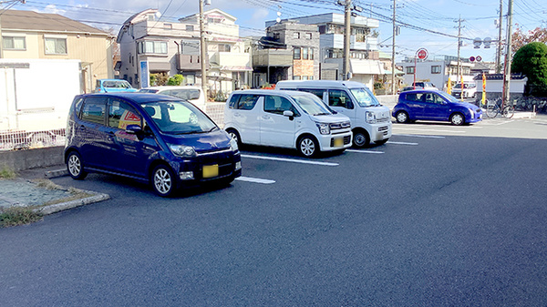 ドラッグセイムス藤沢下土棚薬局の駐車場