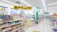 スギ薬局 堤本町店の入口
