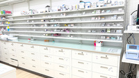 セキ薬局　蓮田店の薬棚