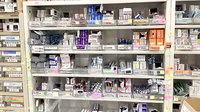 大信薬局　鶴見駅前店の薬棚
