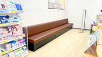 セキ薬局　新松伏店の待合スペース