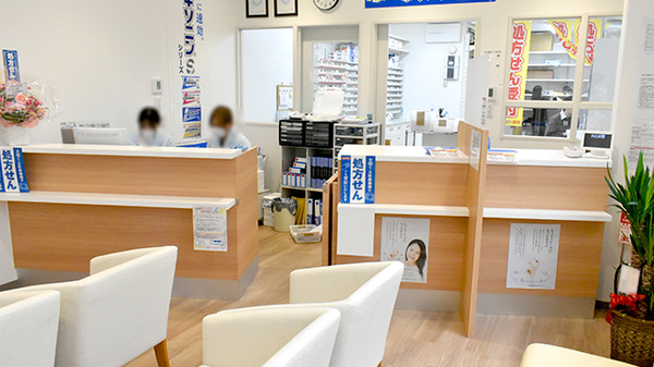 アカカベ薬局　庄内西町店の受付/カウンター